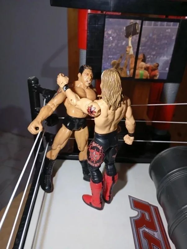 Figuras WWE: Batista y Edge + Barril de Combate - Excelente Estado – photo 2